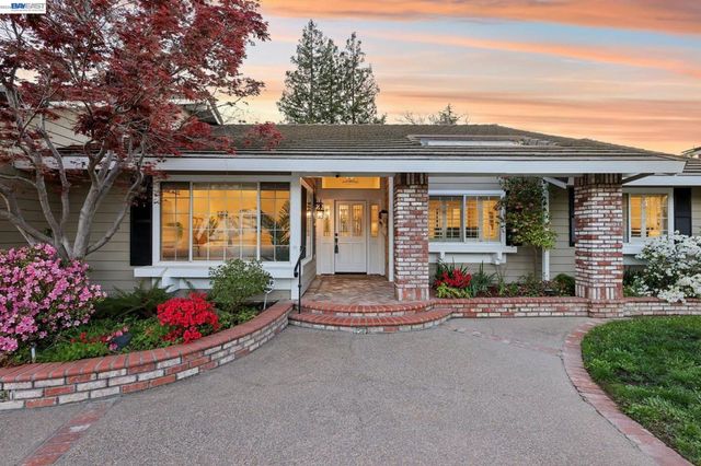 3388 Royal Meadow Ln, San Jose, CA 95135