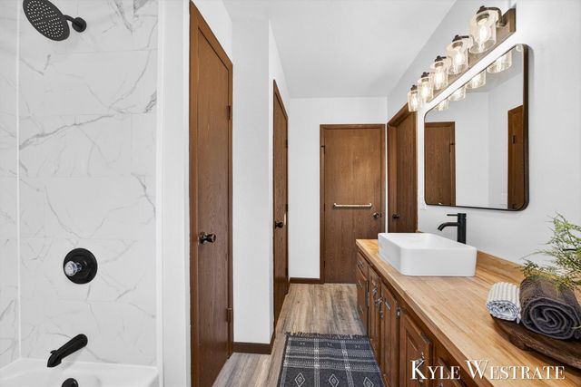 1763 E Pontaluna Road, Spring Lake, MI 49456