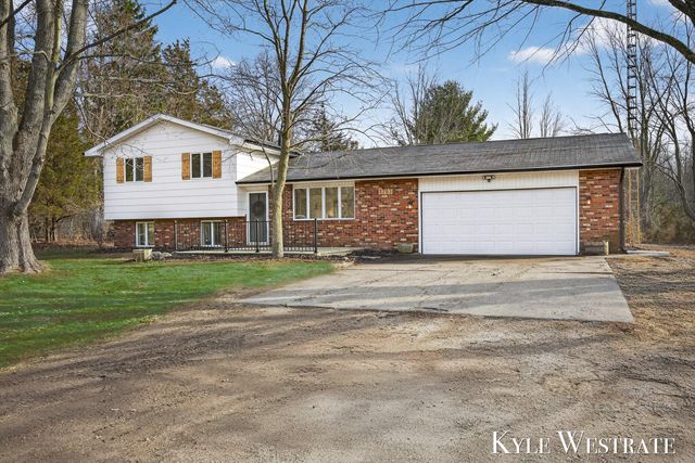 1763 E Pontaluna Road, Spring Lake, MI 49456