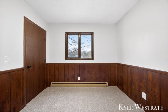 1763 E Pontaluna Road, Spring Lake, MI 49456