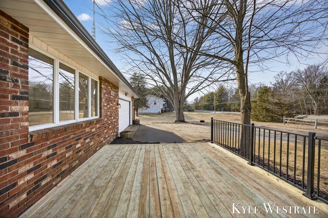 1763 E Pontaluna Road, Spring Lake, MI 49456