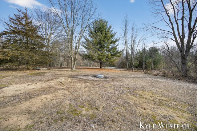 1763 E Pontaluna Road, Spring Lake, MI 49456