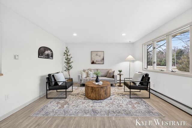 1763 E Pontaluna Road, Spring Lake, MI 49456