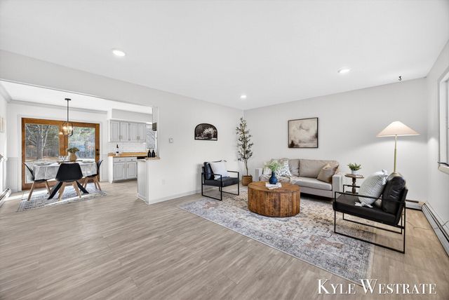 1763 E Pontaluna Road, Spring Lake, MI 49456