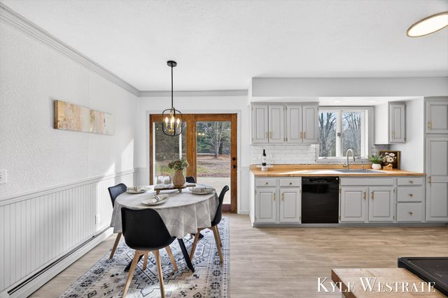 1763 E Pontaluna Road, Spring Lake, MI 49456