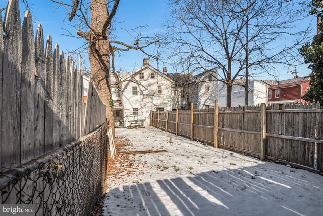 138 W CHURCH AVE, Carlisle, PA 17013