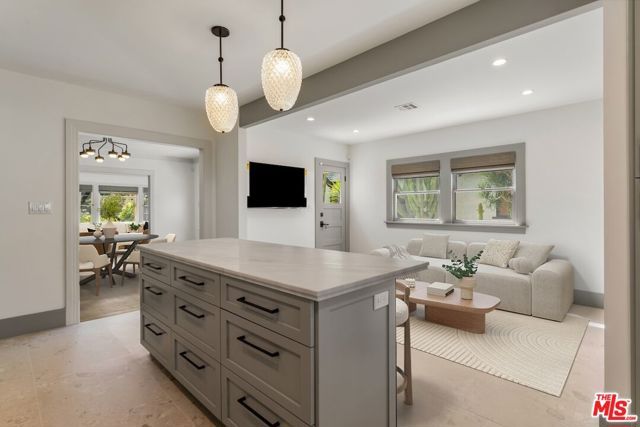 1919 N Catalina Street, Los Angeles, CA 90027