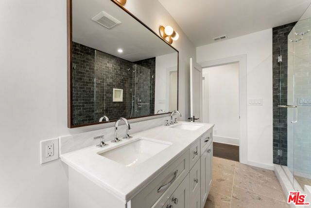 1919 N Catalina Street, Los Angeles, CA 90027