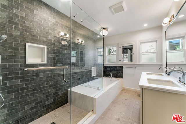 1919 N Catalina Street, Los Angeles, CA 90027