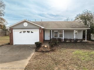 603 Sandstone Drive, Van Buren, AR 72956