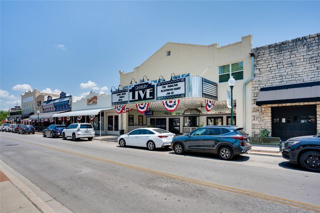 214 S Thrash Street, Granbury, TX 76048