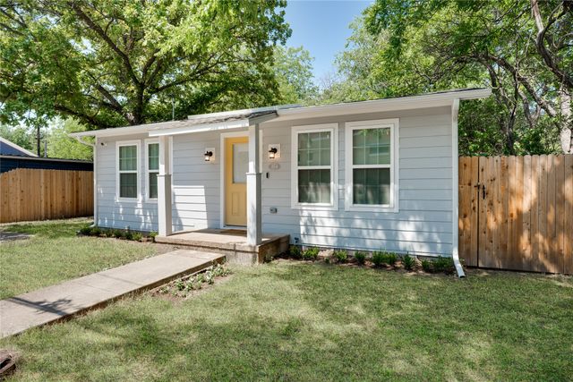 214 S Thrash Street, Granbury, TX 76048