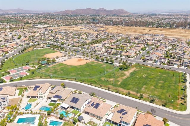 29821 Harness, Menifee, CA 92584