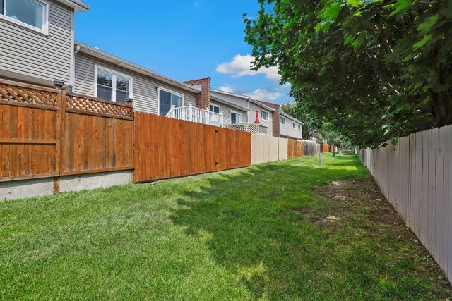 6829 Winston Drive, Tinley Park, IL 60477