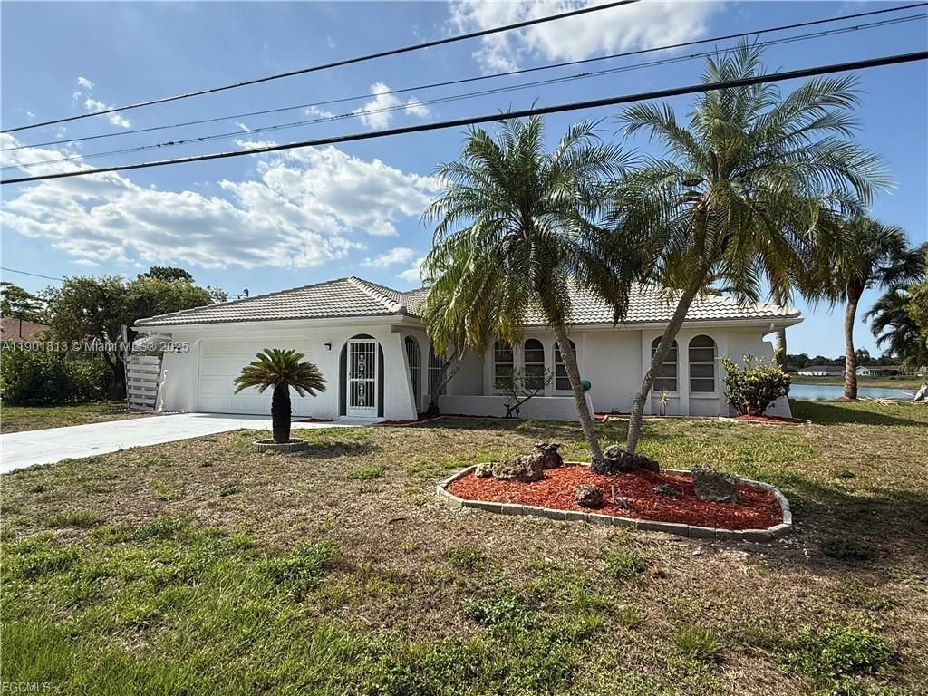 2803 E 5th St, Other City - In The State Of Florida, FL 33972