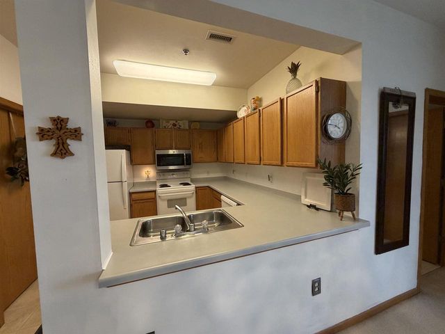 301 Harbour Town Drive, Madison, WI 53717