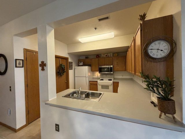 301 Harbour Town Drive, Madison, WI 53717
