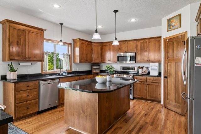 19280 Claremont Drive, Farmington, MN 55024