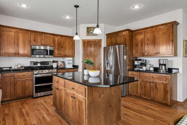19280 Claremont Drive, Farmington, MN 55024