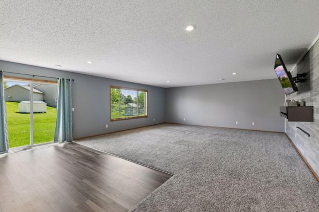 19280 Claremont Drive, Farmington, MN 55024