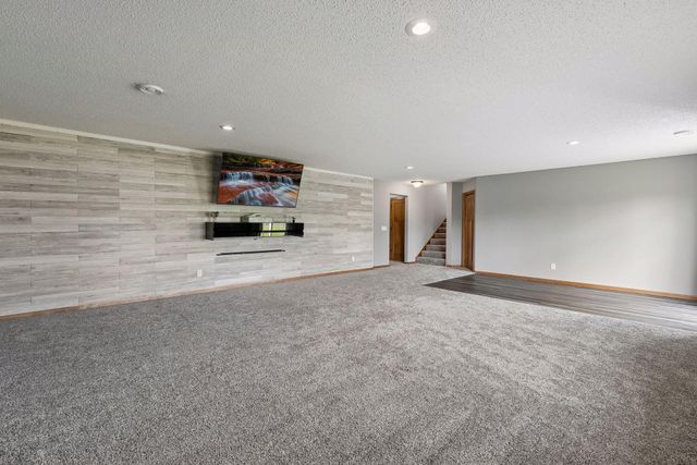 19280 Claremont Drive, Farmington, MN 55024