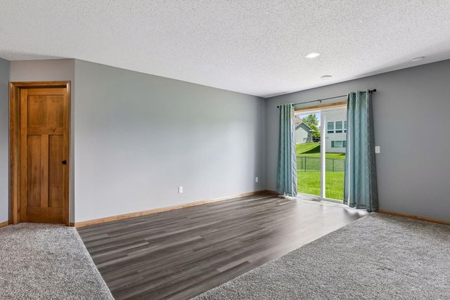 19280 Claremont Drive, Farmington, MN 55024