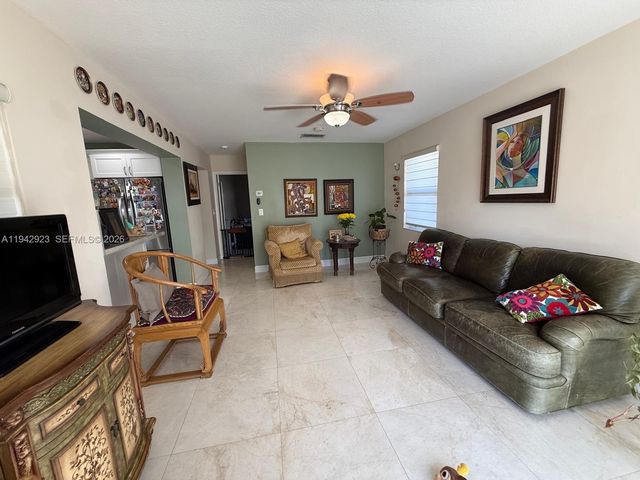 2725 SW 102nd Ave, Miami, FL 33165