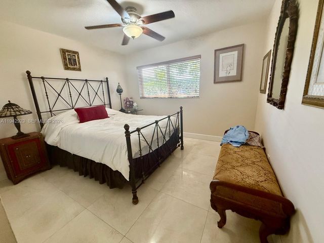 2725 SW 102nd Ave, Miami, FL 33165