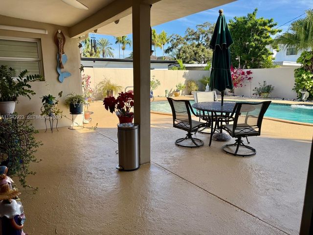 2725 SW 102nd Ave, Miami, FL 33165