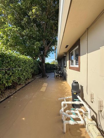 2725 SW 102nd Ave, Miami, FL 33165