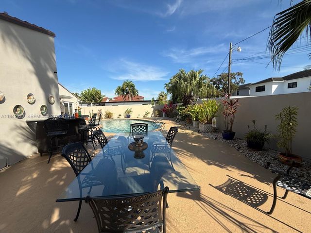 2725 SW 102nd Ave, Miami, FL 33165