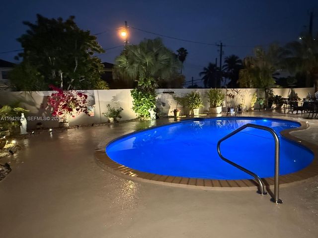 2725 SW 102nd Ave, Miami, FL 33165