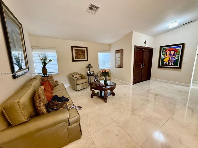 2725 SW 102nd Ave, Miami, FL 33165