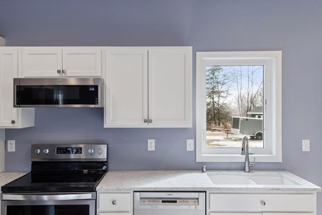 153 Elm Drive W, Carver, MN 55315