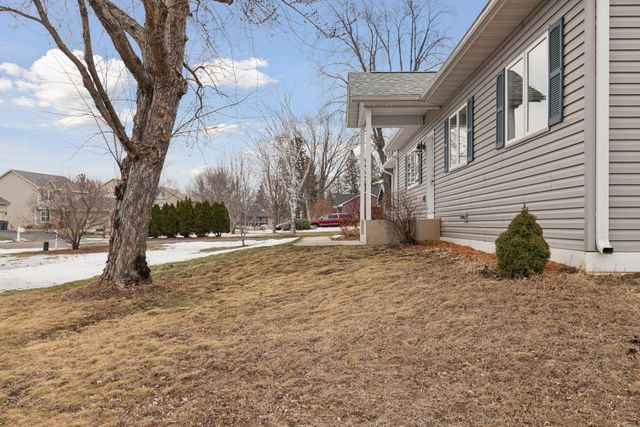 153 Elm Drive W, Carver, MN 55315