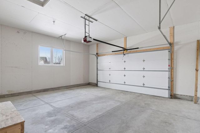 153 Elm Drive W, Carver, MN 55315