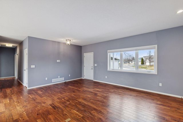 153 Elm Drive W, Carver, MN 55315