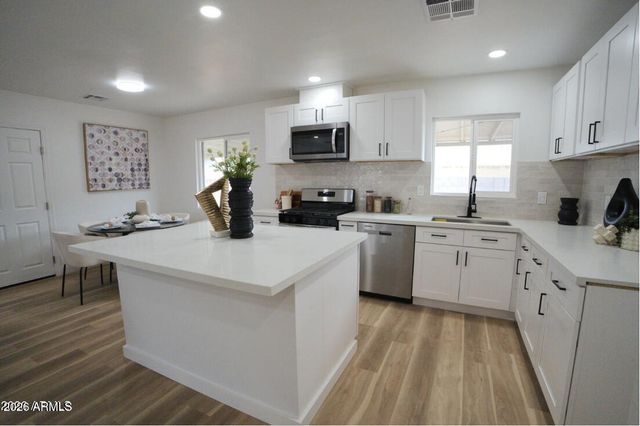 4437 E ALMERIA Road, Phoenix, AZ 85008