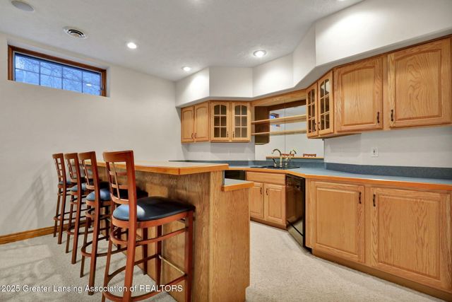 1137 Norfolk Circle, Grand Ledge, MI 48837