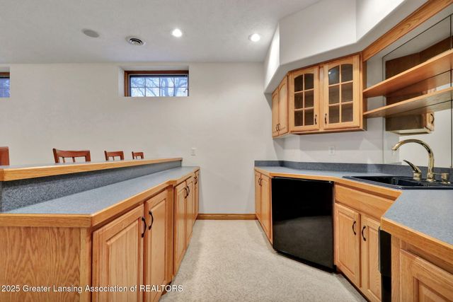 1137 Norfolk Circle, Grand Ledge, MI 48837