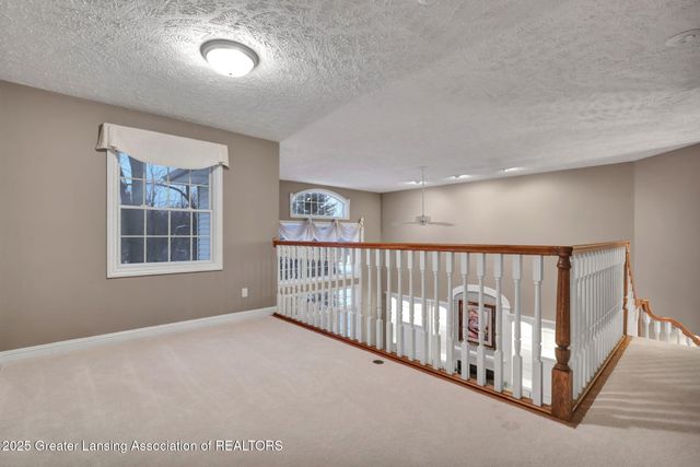 1137 Norfolk Circle, Grand Ledge, MI 48837