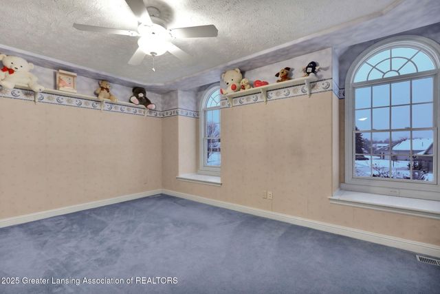 1137 Norfolk Circle, Grand Ledge, MI 48837