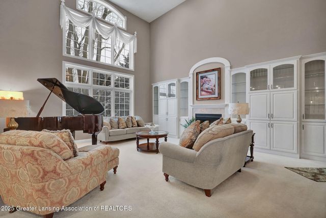 1137 Norfolk Circle, Grand Ledge, MI 48837