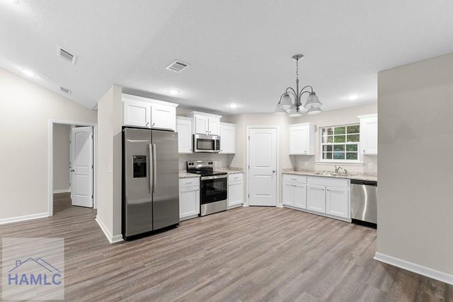 110 Pine Ridge Road, Jesup, GA 31545