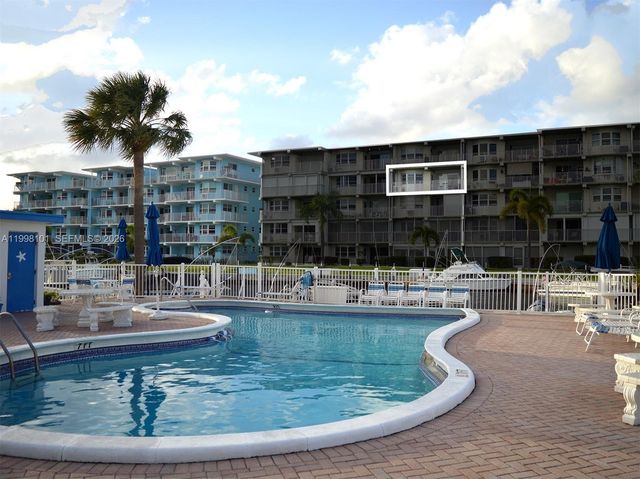 1511 SE 15th Court 403, Deerfield Beach, FL 33441