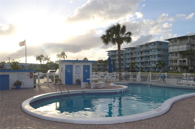 1511 SE 15th Court 403, Deerfield Beach, FL 33441