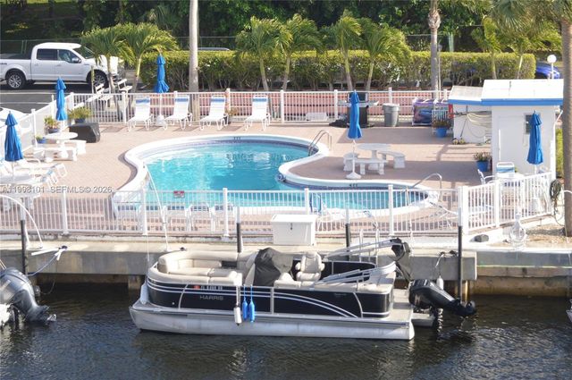 1511 SE 15th Court 403, Deerfield Beach, FL 33441