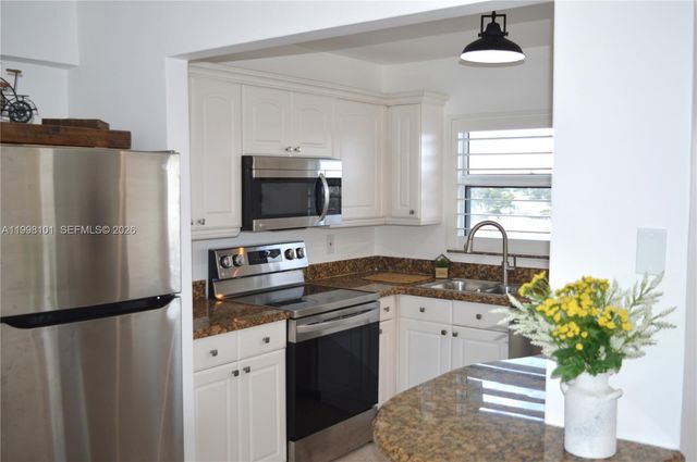 1511 SE 15th Court 403, Deerfield Beach, FL 33441