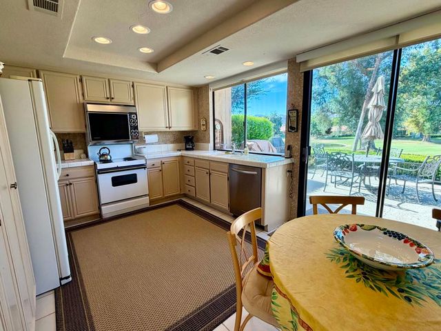 347 Villena Way, Palm Desert, CA 92260