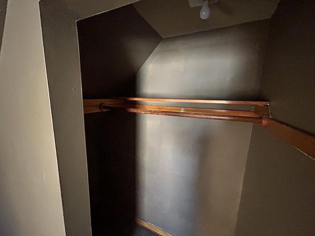 5724 W Carmen AVENUE, Milwaukee, WI 53218